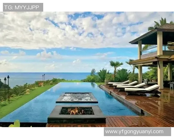 阳光明媚的假日时光尽享奢华室外泳池，畅游清凉一夏的理想之地